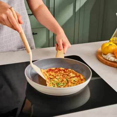 Karaca x Refika Birgül Swiss Crystal Induction Frying Pan 30 Cm Creamy, Large Non-Stick Pan, No PFAS, No-Oil Cooking Pan - 3